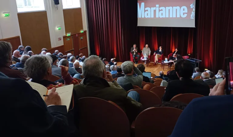 Ce mardi 5 mars 2024 s’est tenu un colloque organisé par le journal Marianne et le groupe Prométhée sur les souverainetés industrielle, énergétique et agricole. Les différentes tables rondes ont permis d’aborder ces thèmes avec pragmatisme, reconnaissant les grandes faiblesses de notre modèle et les perspectives de redressement productif