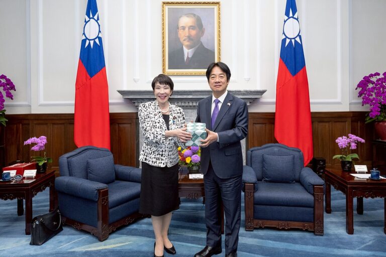 Premiere-ministre-japonaise-Takaichi-et-President-de-Taiwan-Lai-Ching-te